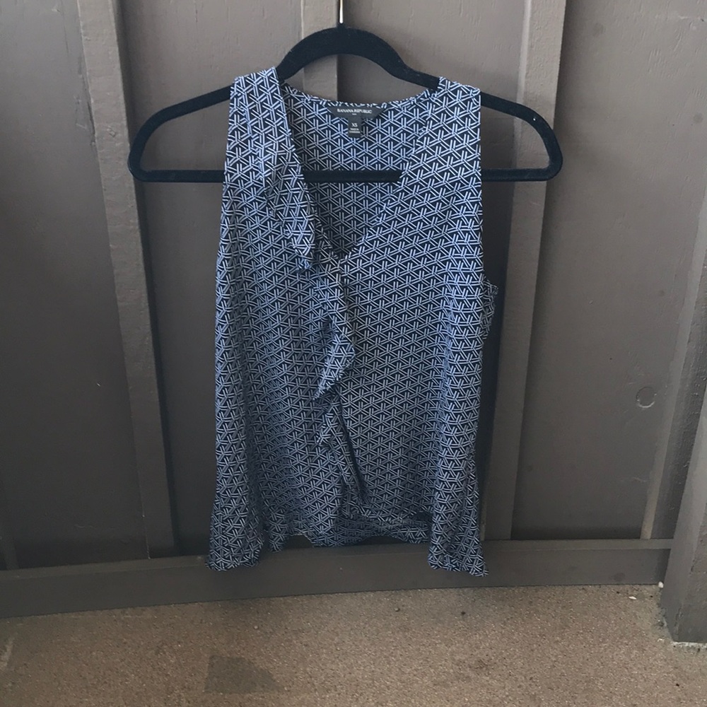 Banana Republic XS Black and White Blouse